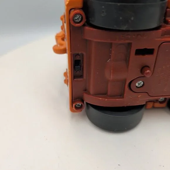 Disney Pixar Cars 2 Battery Operated Shake N' Go Tow Mater Brown Toy Truck Used - Picture 6 of 8